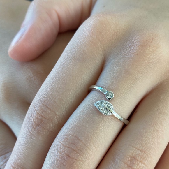 Sale $8 Firm! Sterling Silver Adjustable Ring with Cz’z - Picture 8 of 14